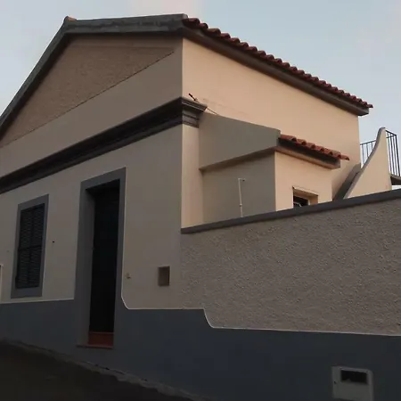 Casa Dos Caseiros Semesterbostad Santa Cruz (Madeira)