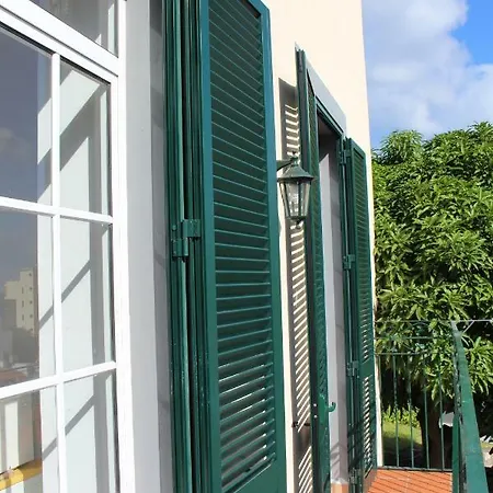 Casa Dos Caseiros * Santa Cruz (Madeira)